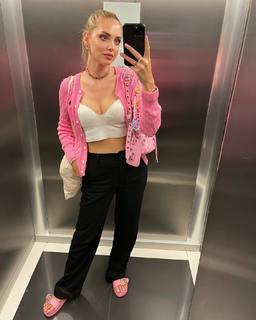 Chiara Ferragni feet photo thumbnail