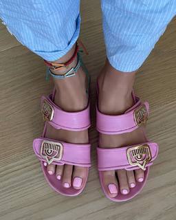 Chiara Ferragni feet photo thumbnail