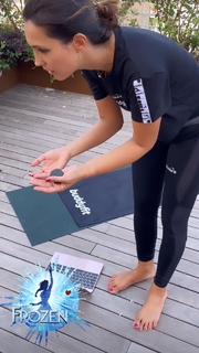 Caterina Balivo feet photo thumbnail