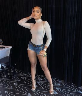 Jilly Anais feet photo thumbnail