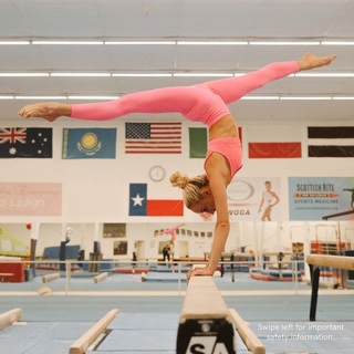 Nastia Liukin feet photo thumbnail