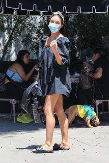 Olivia Culpo feet photo thumbnail
