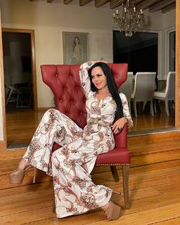 Maribel Guardia feet photo thumbnail