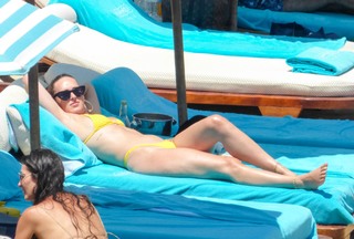 Rumer Willis feet photo thumbnail