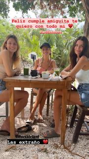 Zaira Nara feet photo thumbnail