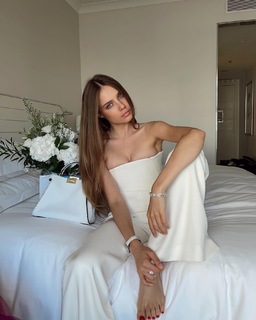Xenia Tchoumitcheva feet photo thumbnail