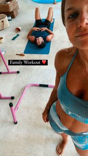 Anna Lewandowska feet photo thumbnail