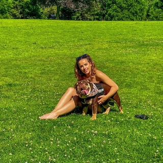 Georgia May Foote feet photo thumbnail