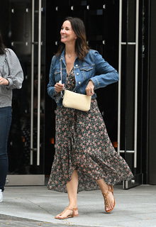 Andrea McLean feet photo thumbnail