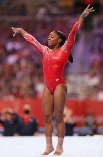 Simone Biles feet photo thumbnail