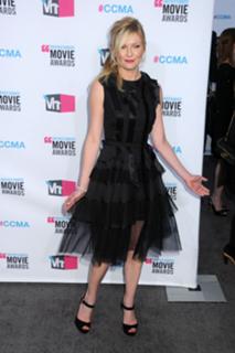 Kirsten Dunst feet photo thumbnail