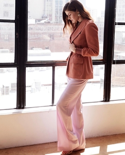 Alexandra Daddario feet photo thumbnail