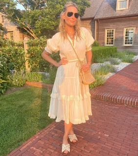 Molly Sims feet photo thumbnail