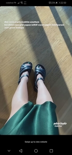 Duygu Özaslan feet photo thumbnail