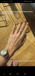 Duygu Özaslan feet photo thumbnail