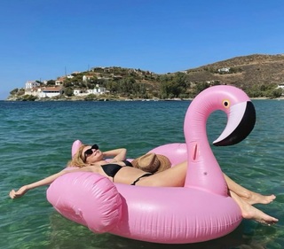 Heather Graham feet photo thumbnail