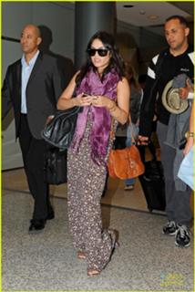 Vanessa Hudgens feet photo thumbnail