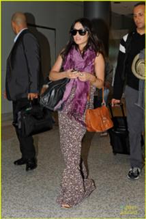 Vanessa Hudgens feet photo thumbnail