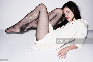 Phoebe Tonkin feet photo thumbnail