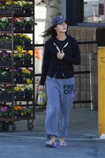 Megan Fox feet photo thumbnail