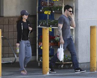Megan Fox feet photo thumbnail