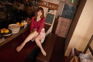 Ai Shinozaki feet photo thumbnail