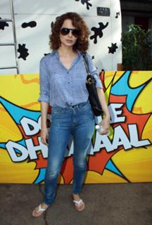Kangana Ranaut feet photo thumbnail