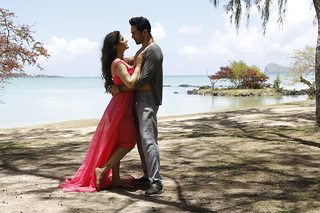 Zareen Khan feet photo thumbnail