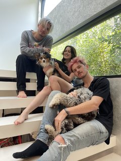 Laura Marano feet photo thumbnail
