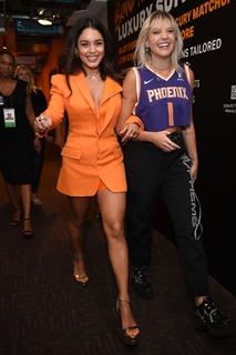 Vanessa Hudgens feet photo thumbnail