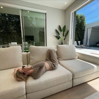 Ashley Benson feet photo thumbnail