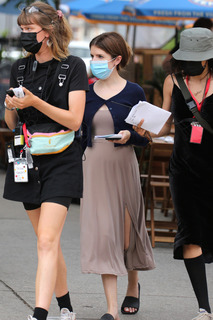 Anna Kendrick feet photo thumbnail