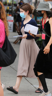 Anna Kendrick feet photo thumbnail
