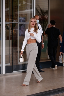 Kimberley Garner feet photo thumbnail