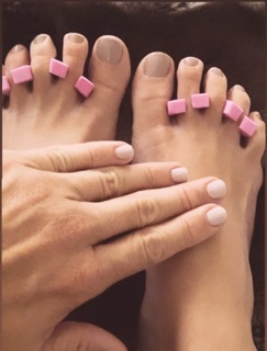 Kendra Wilkinson feet photo thumbnail