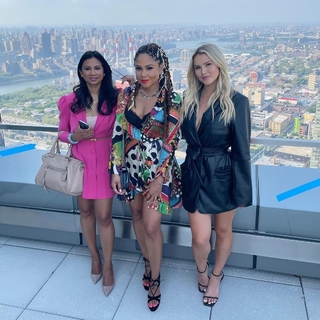 Angela Yee feet photo thumbnail