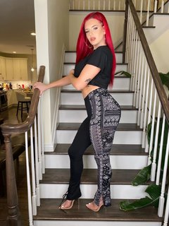 Justina Valentine feet photo thumbnail