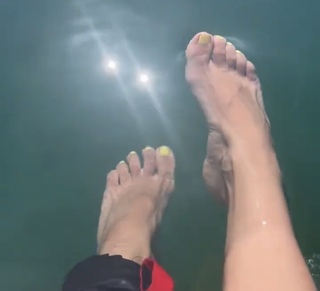 Tina O'Brien feet photo thumbnail