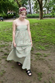 AnnaSophia Robb feet photo thumbnail