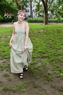 AnnaSophia Robb feet photo thumbnail