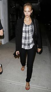 Jessica Alba feet photo thumbnail