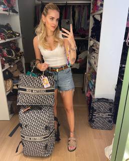 Chiara Ferragni feet photo thumbnail