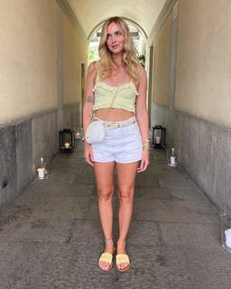 Chiara Ferragni feet photo thumbnail