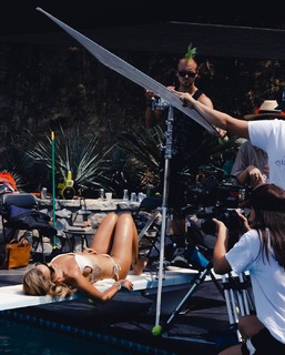 Rita Ora feet photo thumbnail