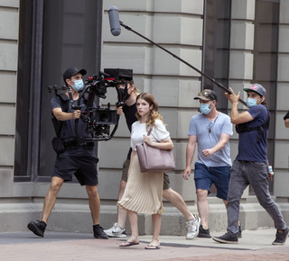 Anna Kendrick feet photo thumbnail