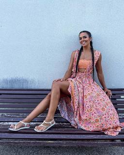 Cristina Pedroche feet photo thumbnail