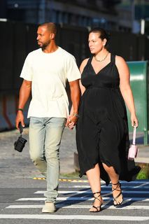 Ashley Graham feet photo thumbnail