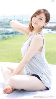 Ai Shinozaki feet photo thumbnail