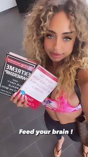 Qimmah Russo feet photo thumbnail