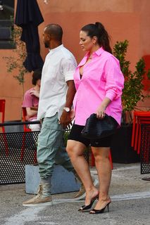 Ashley Graham feet photo thumbnail